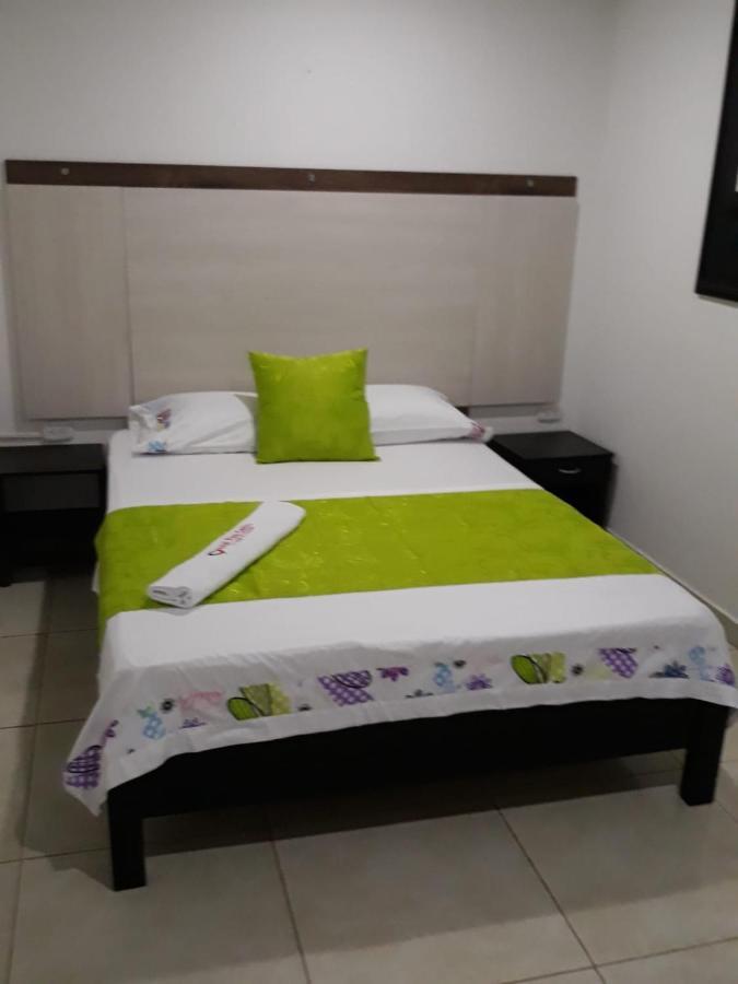 Hotel Plaza Centro Флоренсия Экстерьер фото