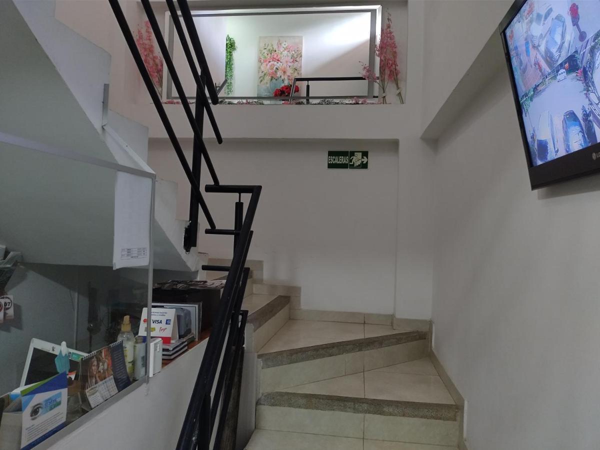 Hotel Plaza Centro Флоренсия Экстерьер фото