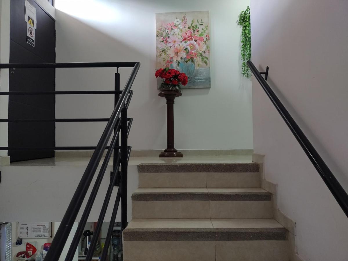 Hotel Plaza Centro Флоренсия Экстерьер фото