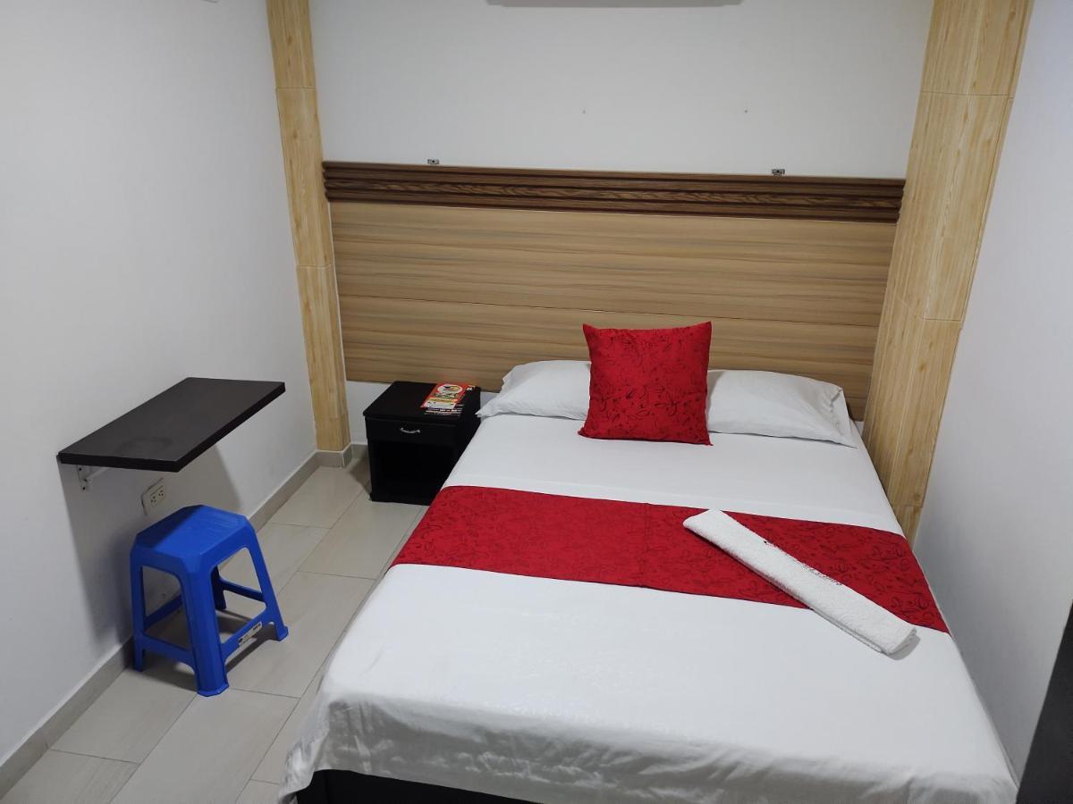 Hotel Plaza Centro Флоренсия Экстерьер фото